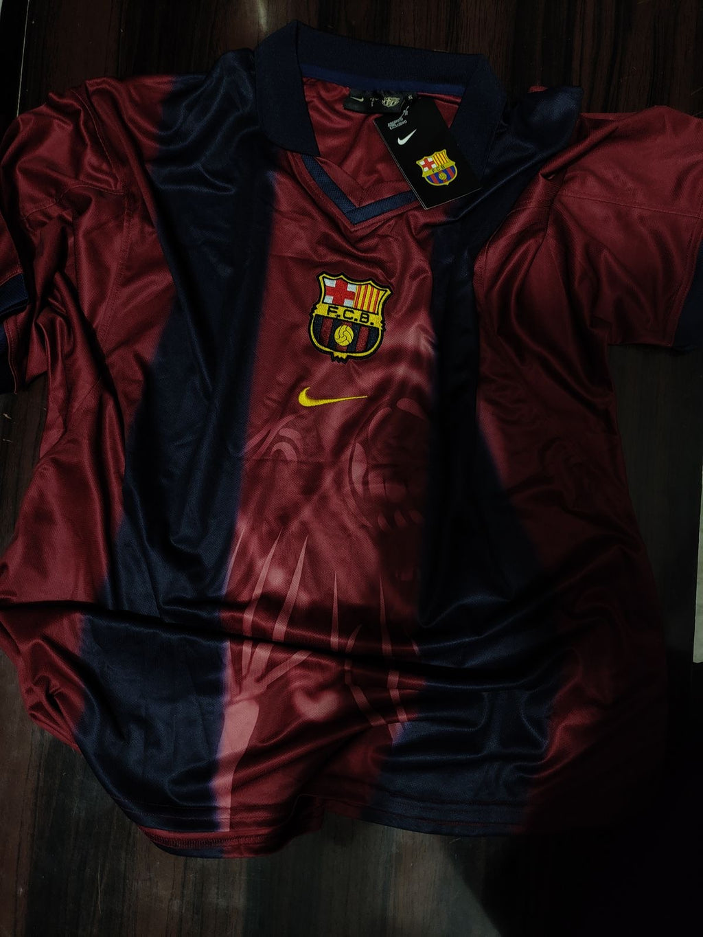 Barcelona x Travis Scott 2000/01 Retro Home Polo Jersey | Embroidered Logo