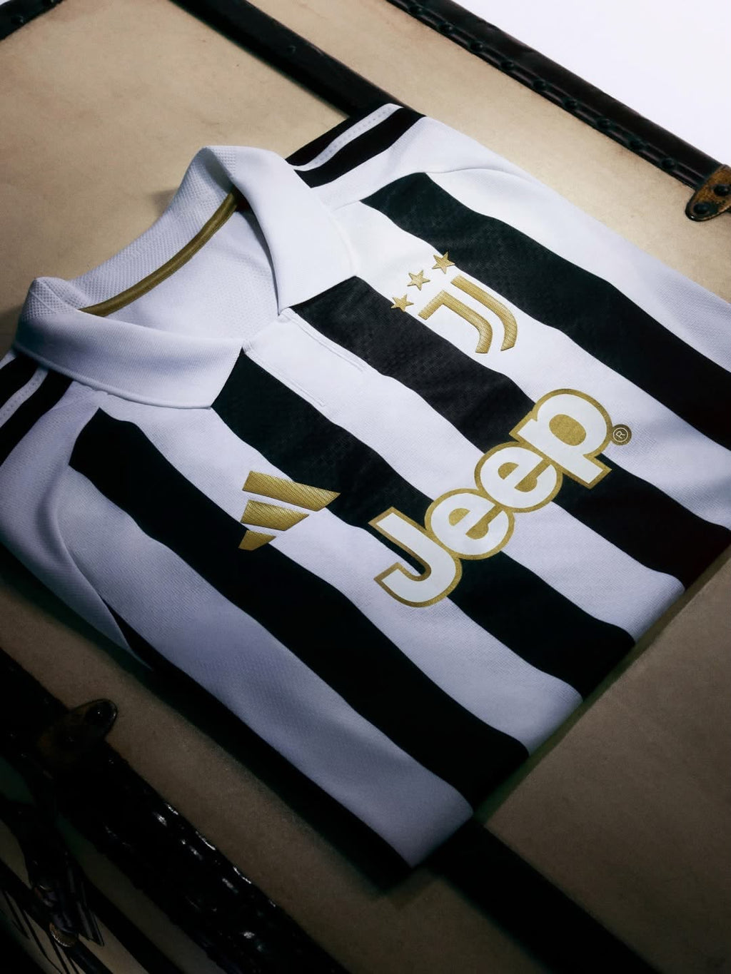 Juventus 2026/27 Home Jersey – Black & White Stripes | Half Sleeves