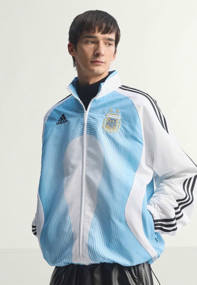 Argentina National Team Sky Blue & White Retro Track Jacket | Black Stripe Full-Zip Sportswear Windcheater