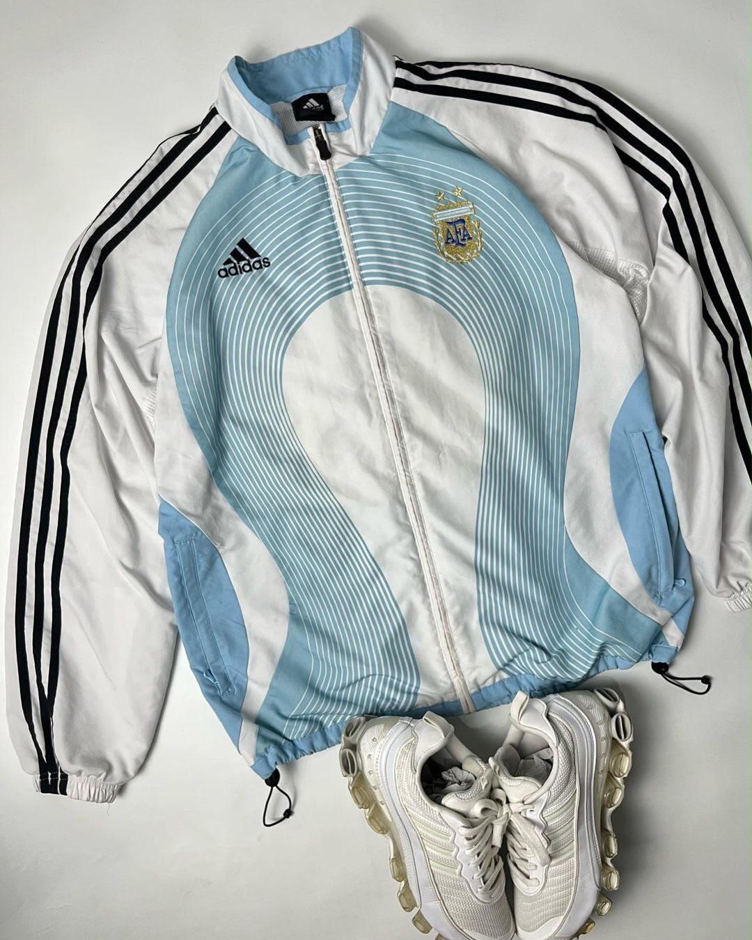 Argentina National Team Sky Blue & White Retro Track Jacket | Black Stripe Full-Zip Sportswear Windcheater