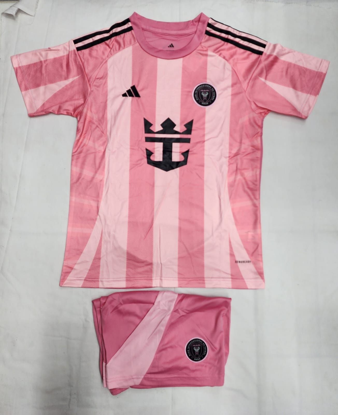 Inter Miami CF Home Pink Full Kit 2025/26 – Jersey & Shorts Set (Embroidered Crest)