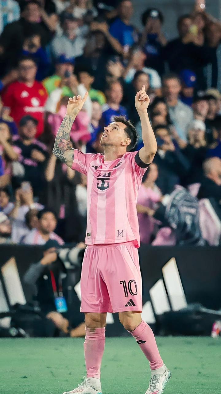 Inter Miami CF Home Pink Full Kit 2025/26 – Jersey & Shorts Set (Embroidered Crest)
