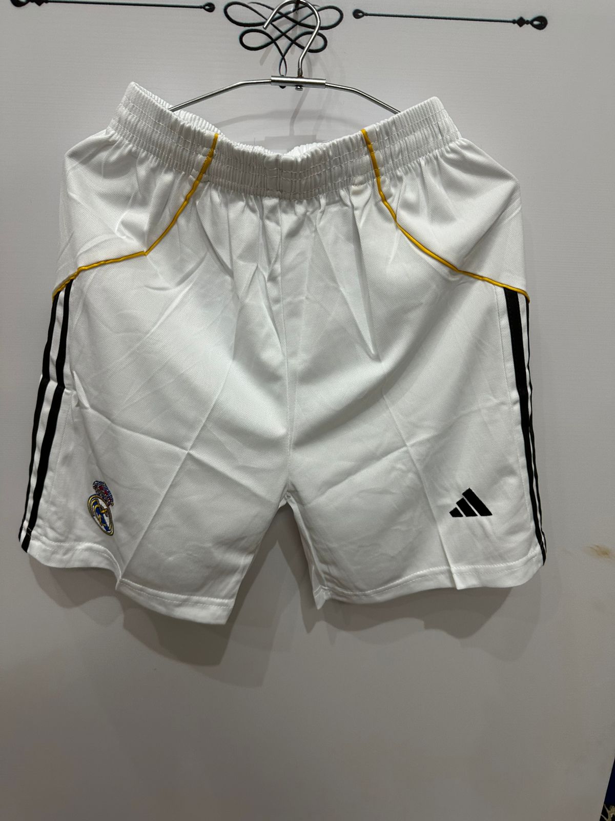Real Madrid Home Shorts – Real Madrid 2025/26 White Football Shorts