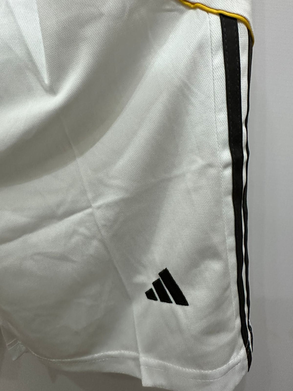 Real Madrid Home Shorts – Real Madrid 2025/26 White Football Shorts